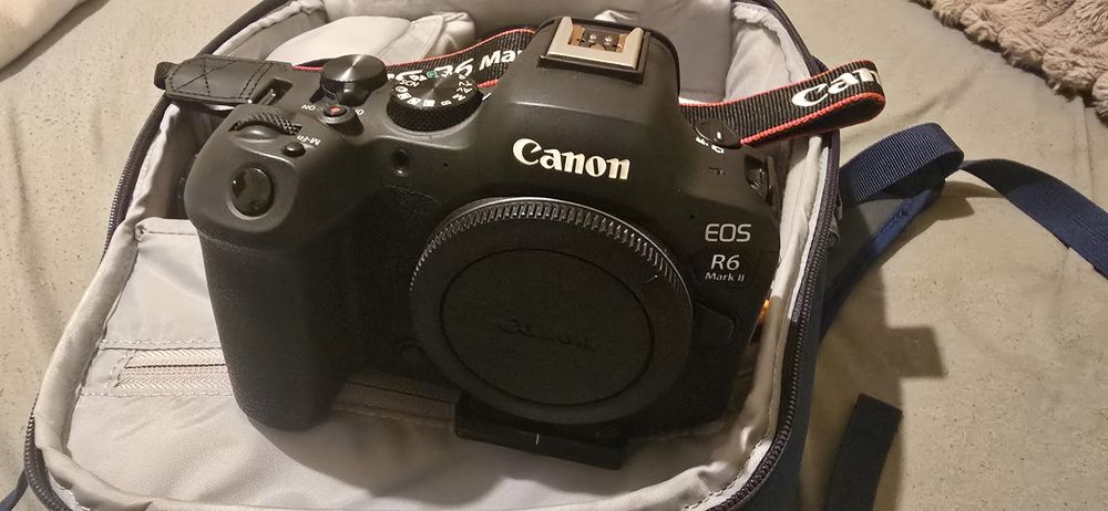 Canon R6 mark ii  conjunto + mochila + tripé  + 2 flashes etc