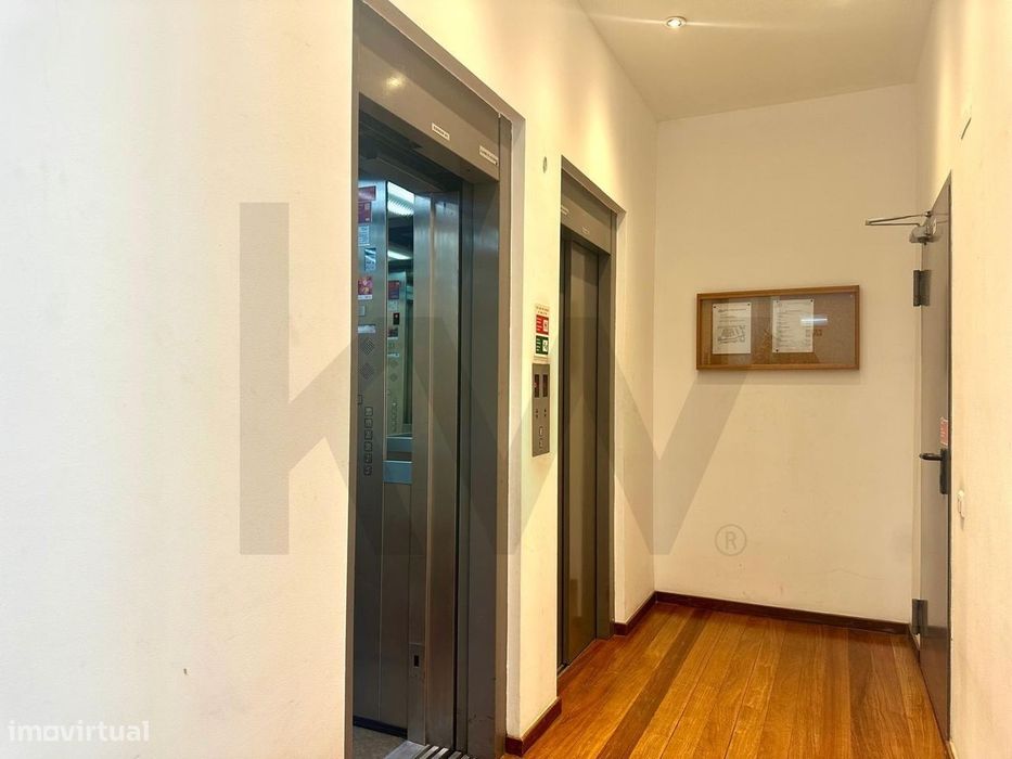 Apartamento T3 | 135 m2 de área bruta privativa | 2 lugares de garagem
