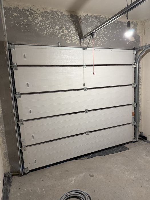 Brama  garażowa  segmentowa