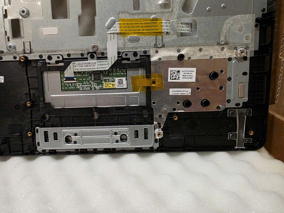 Nowy Oryginalny Palmrest touchpad obudowa Dell Inspiron 15 5555 5558 5559 T7K57