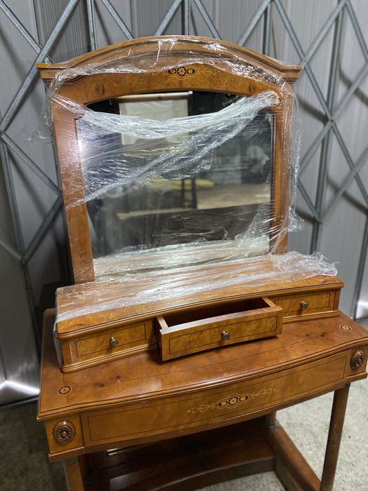 Móvel / secretária