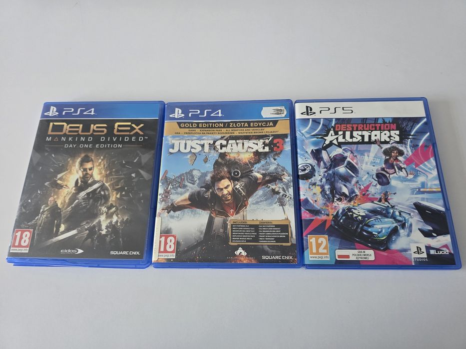 Gry PS4/Ps5 pudełka.  3 gry
