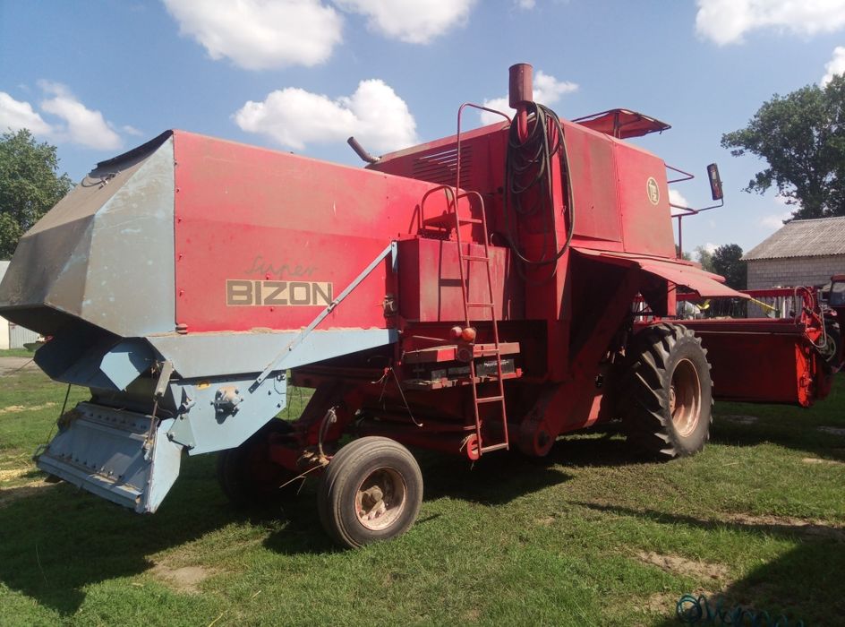 Kombajn Bizon z056