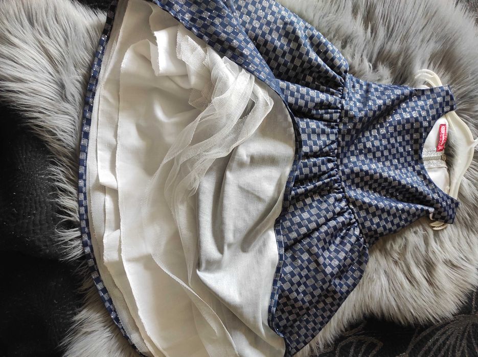 Sukienka dla dziewczynki okazjonalna roz 104