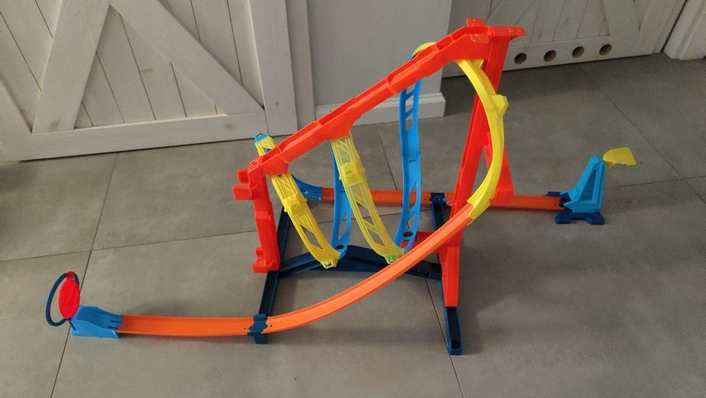 Tor wyścigowy pętla hot wheels