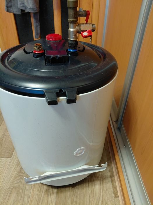 Продам бойлер 50л