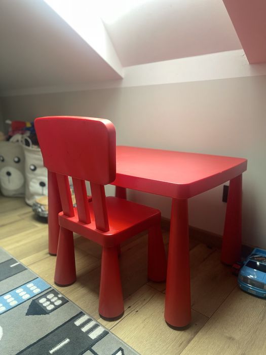 Stoliczek mamut + 2 krzeselka