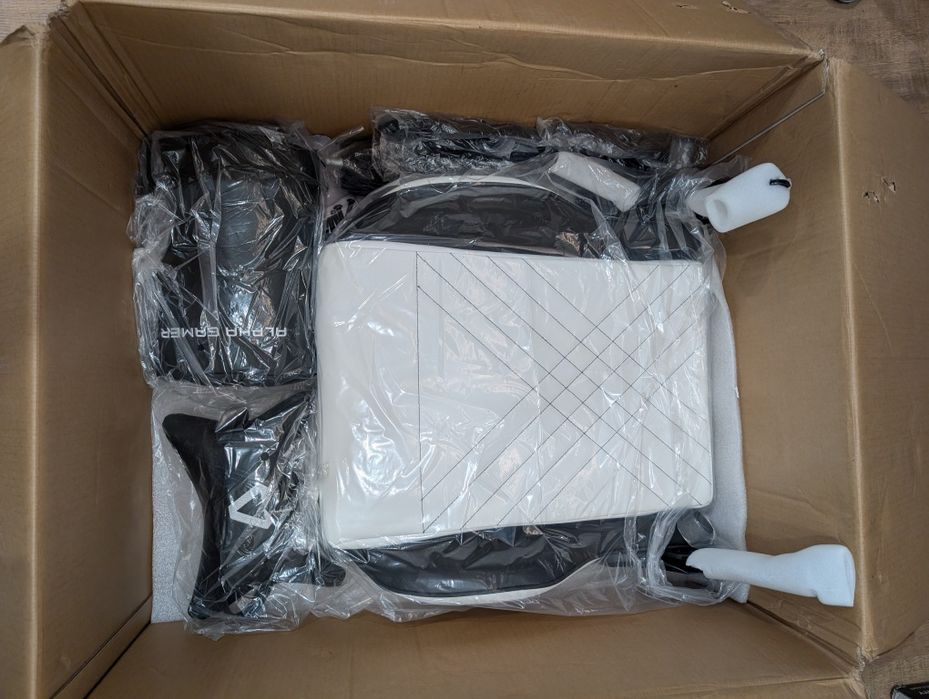 Cadeira Gaming ALPHA GAMER Nysa - Branca/Preto - Nova