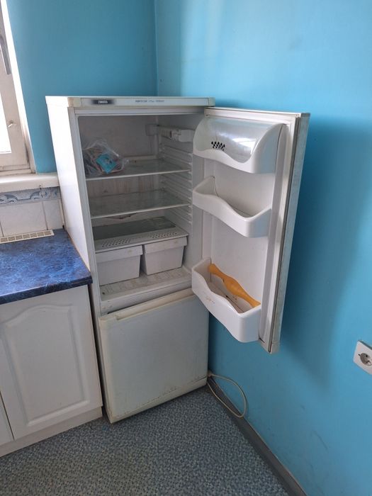 Telewizory dwa 32 cale plus meble pralka lodowka