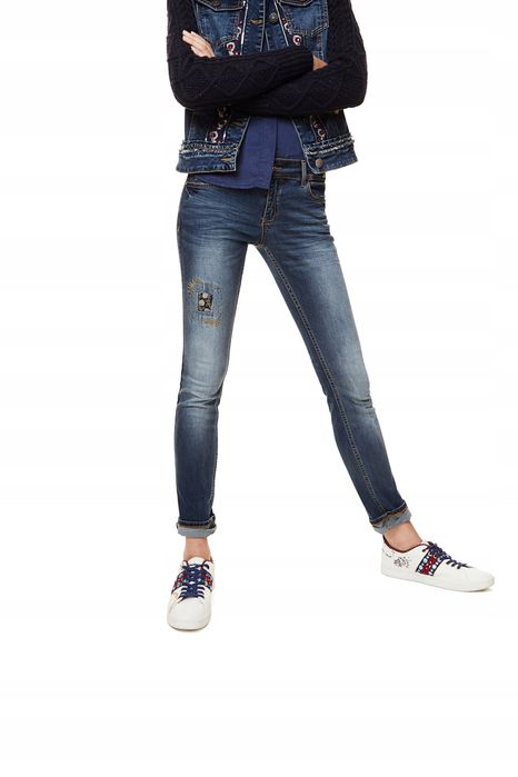 Jeansy rurki z haftami granatowe 24 DESIGUAL