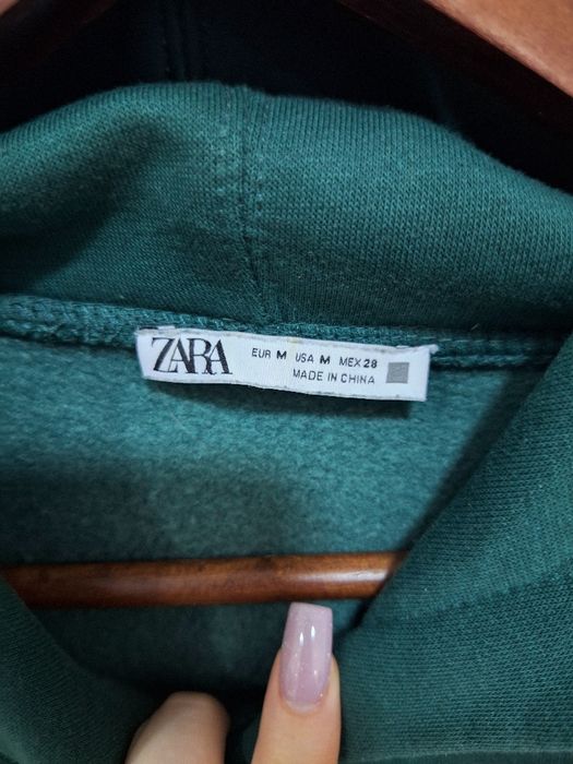 zielona bluza z kapturem zara