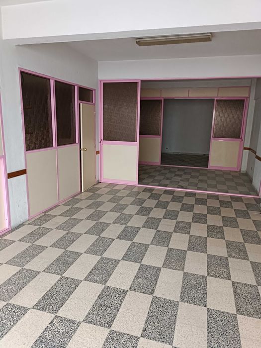 Arrenda-se Espaço Comercial 200 m2 Pontinha