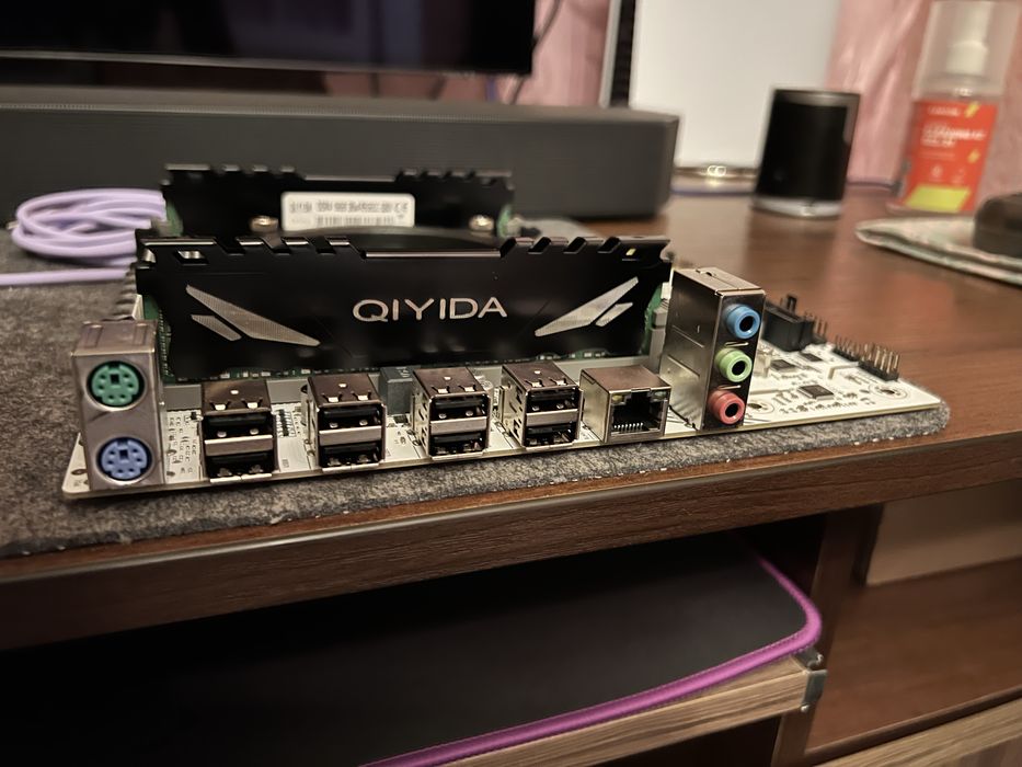 Qiyida x99 H5 / intel 2630v4 / ddr4 16gb 3200mhz / кулер