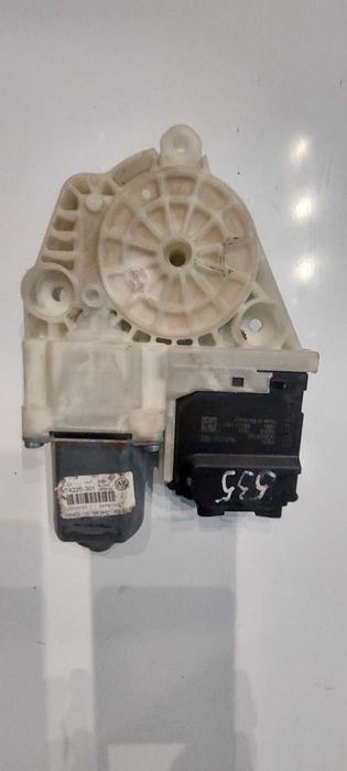 Моторчик стеклоподъмника задний Левый на Volkswagen Passat B6