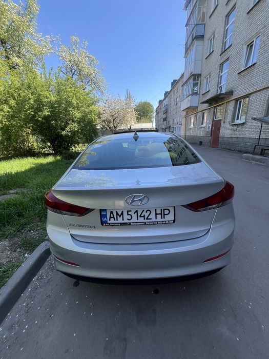 Автомобіль Hyndai