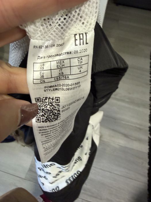 Casaco guess novo com etiqueta