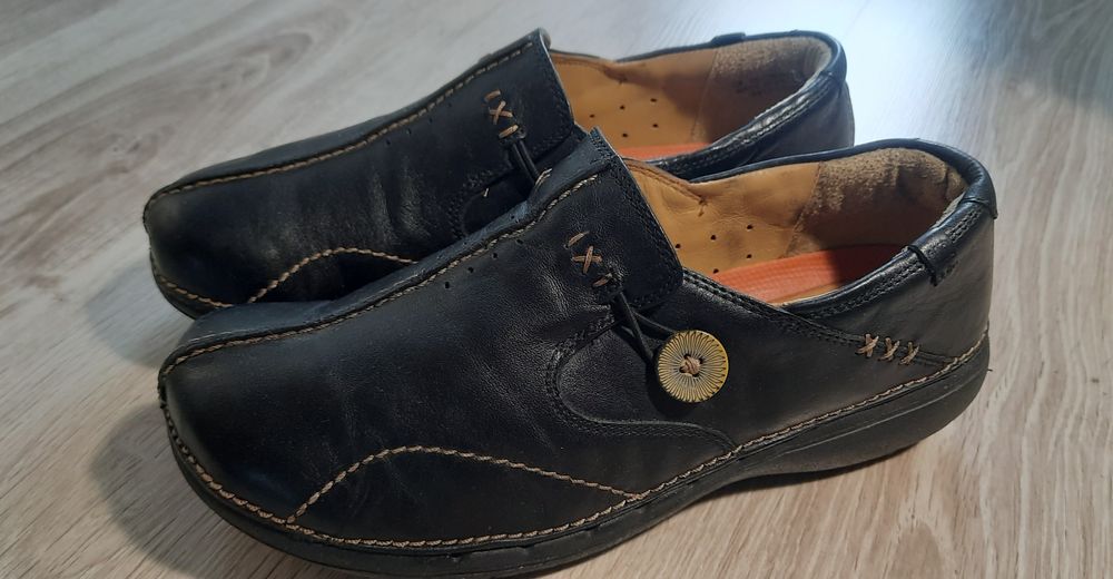 Clarks - Półbuty damskie Un Loop Czarny - rozm 38