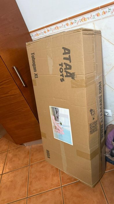 Escorrega criança,cor de rosa,  ainda embalado