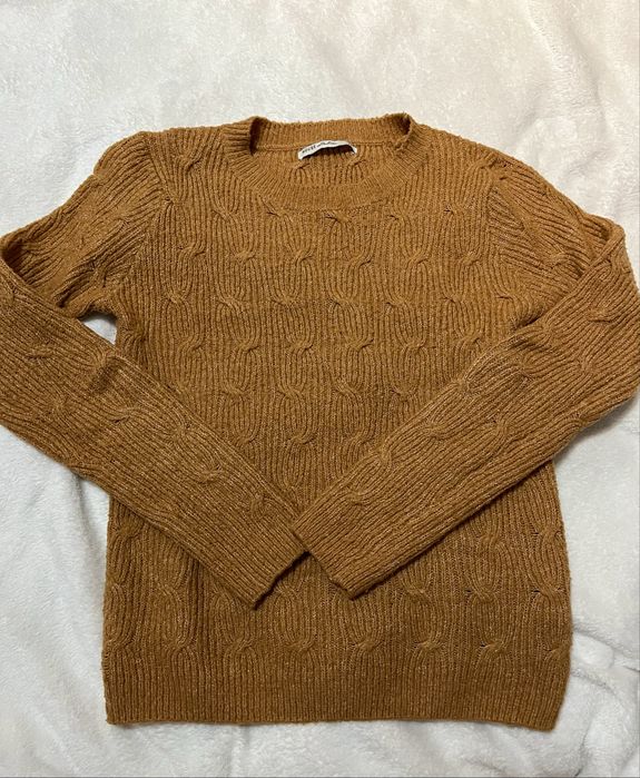 Brazowy sweterek