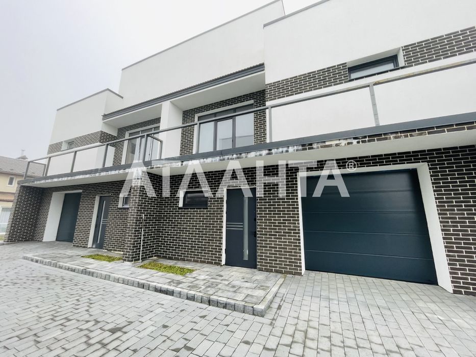 Продаж котеджу з власною ділянкою, центр, Солонка, Львів 2 км!