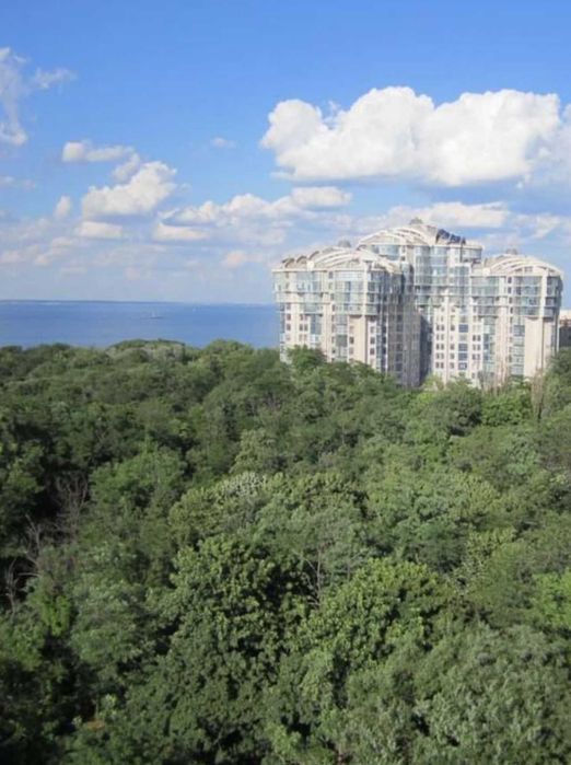 Продам пентхаус 305 м2 с террасой 50 м2 и панорамой моря, центр Одессы