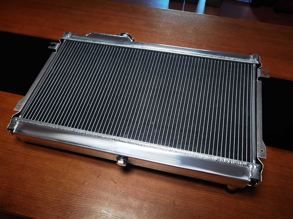 Radiador Mazda Miata MX5 de 1990 a 1997 - Aluminio de Performance
