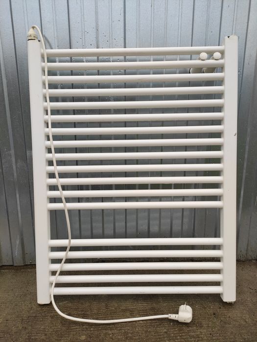 Grzejnik elektryczny ścienny