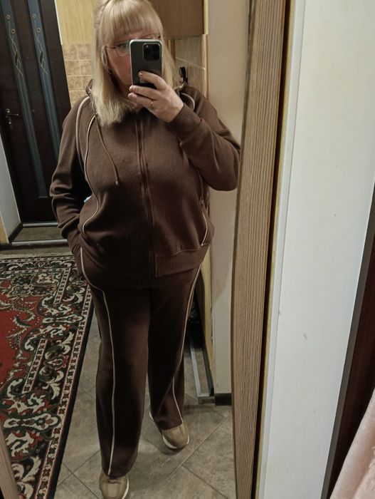 Продаю  костюм трикотаж рубчик