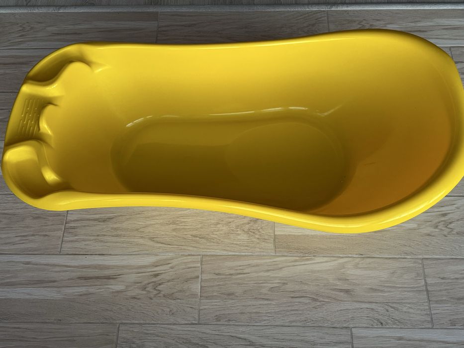 Дитяча ванночка та дитячий горщик