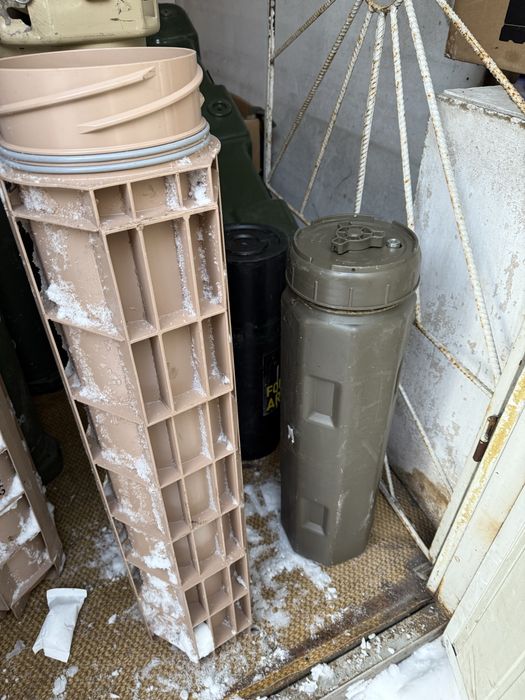 Тубуси металеві та пластикові