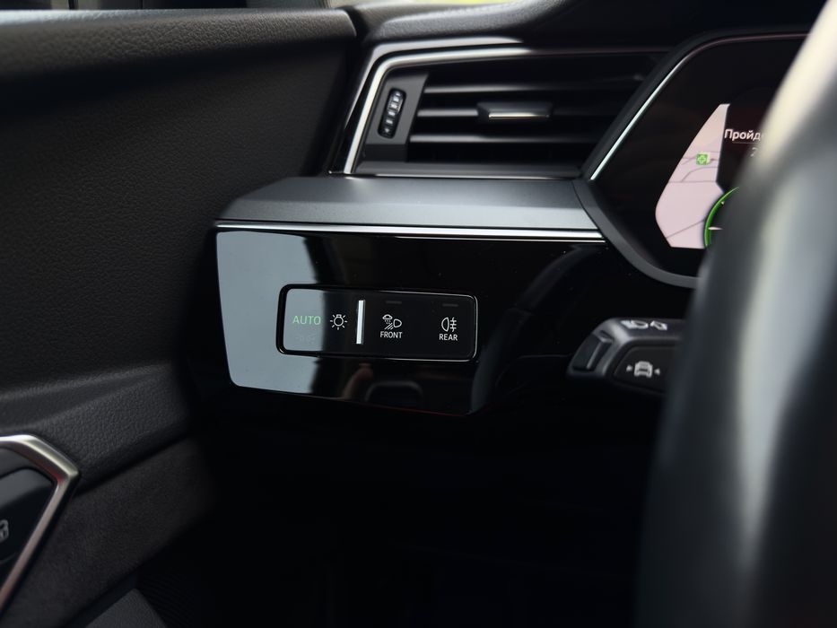 Audi E-tron  55  95Kwt 408 к.с Європа!!