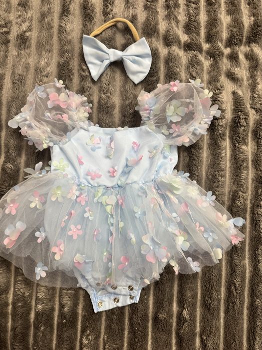 Продам дитячі плаття та костюми, боді