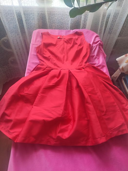 Продам червону  сукню  46 розміру