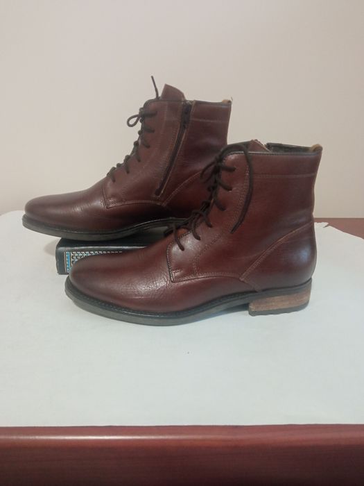 Нові шкіряні Jasper Conran. Р. 43