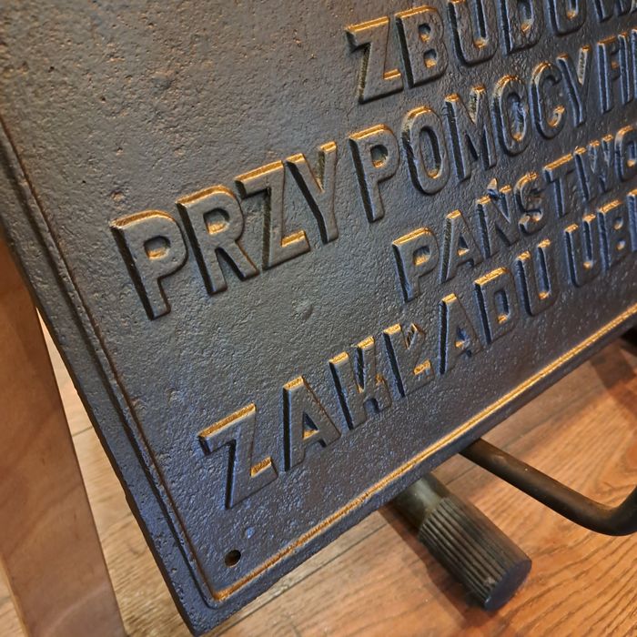 Tablica żeliwna PZU loft industrialna