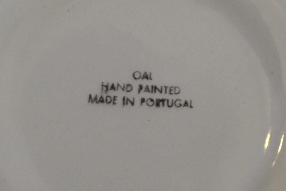 Almoçadeira pintada à mão da Olaria de Alcobaça (OAL), anos 60/70.