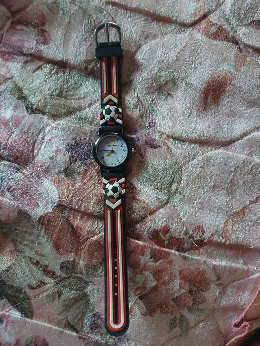 Часи наручние вхорошем сост6оянії.