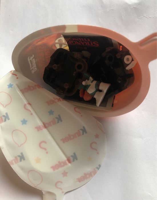 Conjunto funkos Stranger Things - Kinder Joy