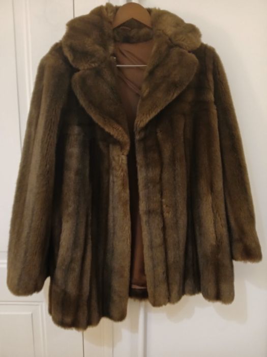 Casaco de pele sintética