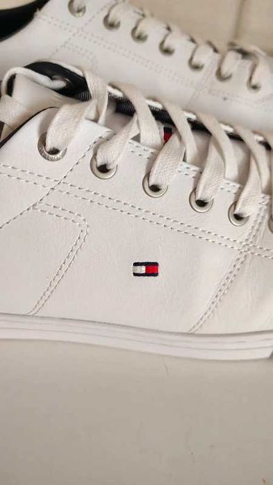 Buty trampki Tommy Hilfiger Essential Leather Sneaker White  r. 46