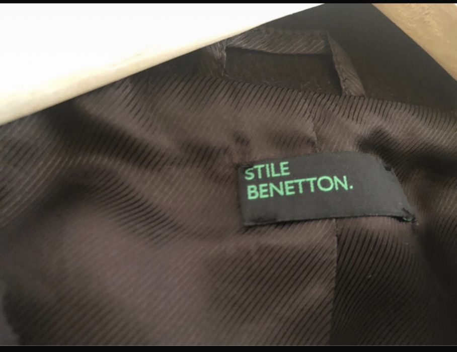 Canadiana Benetton, castanho escuro; Tam L