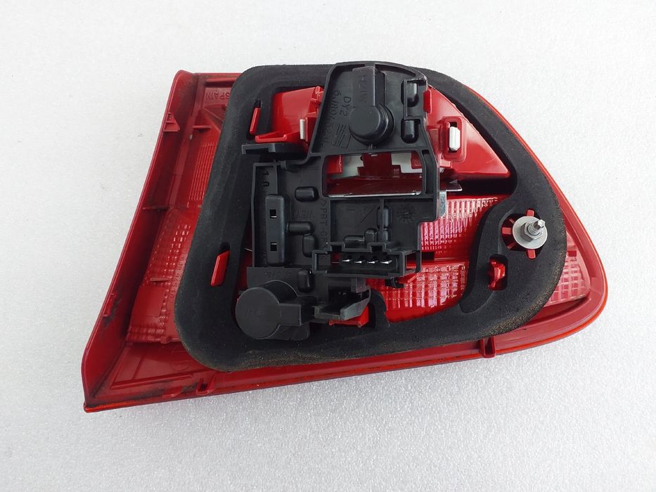 Farolim da mala esquerdo SEAT Ibiza IV ST (6J8, 6P8)