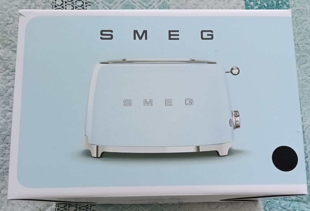 Toster Smeg na 2 tosty . Czarny
