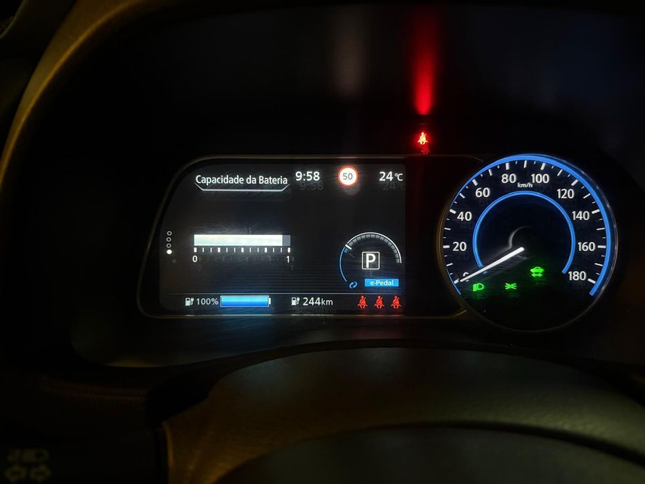 Nissan Leaf Tekna Two Tone