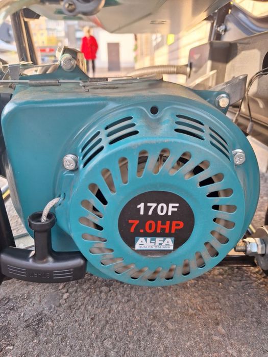 Ремонт бензинових генераторів та іншої техніки.