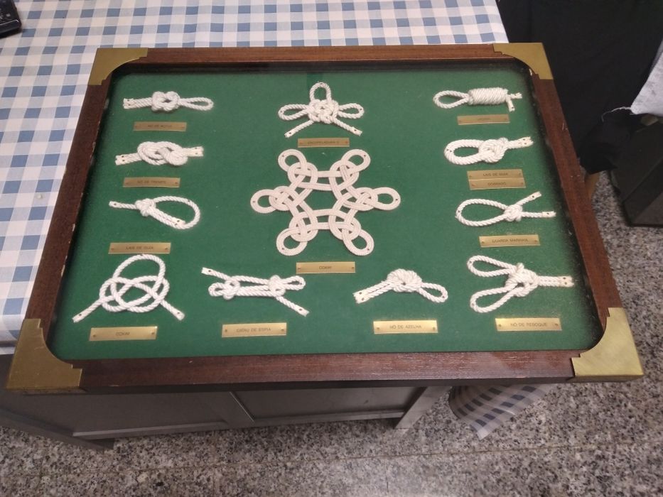 Movel e quadro para desocupar