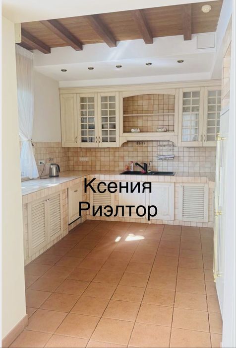 Будинок у затишному кооперативі Совіньон