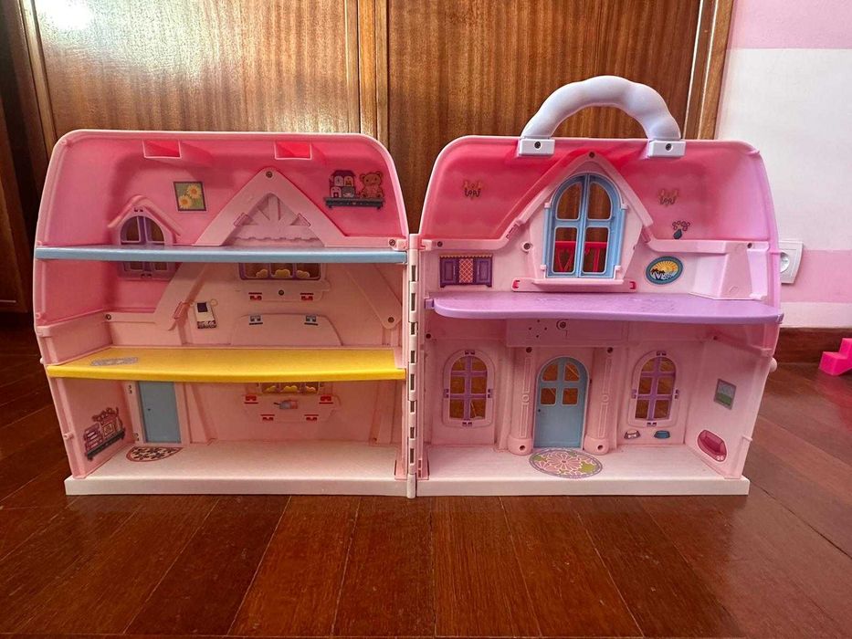 Lolly - Casa de bonecas com 20 acessórios