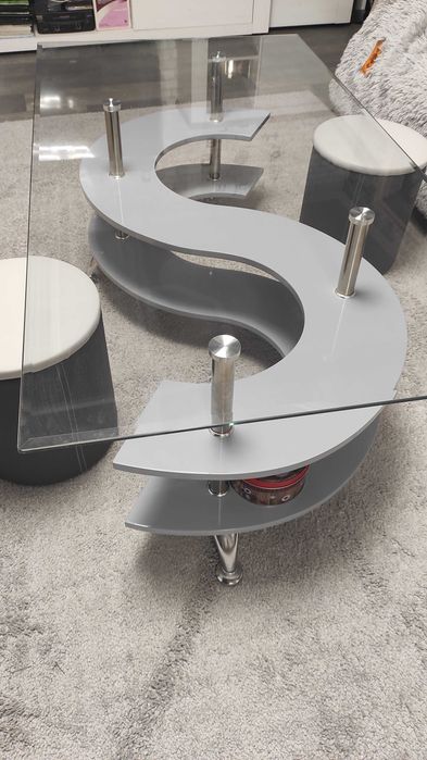 Журнальный стол,стеклянный.