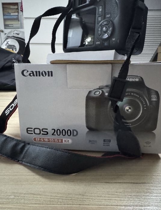 Canon eos 2000 d